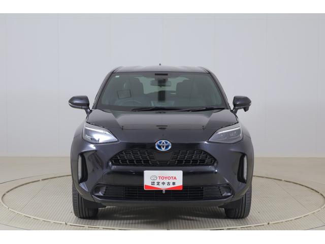 ヤリスクロス ハイブリッドＺ　衝突被害軽減ブレーキ　８インチＤＡ地デジＴＶ　バックカメラ　レーダークルーズ　車線逸脱警報　オートハイビーム　クリアランスソナー　ＥＴＣ２．０　パワーシート　シートヒーター　ステアリングヒーター　ＬＥＤヘッドライト　横滑り防止装置　ワンオーナー（42枚目）