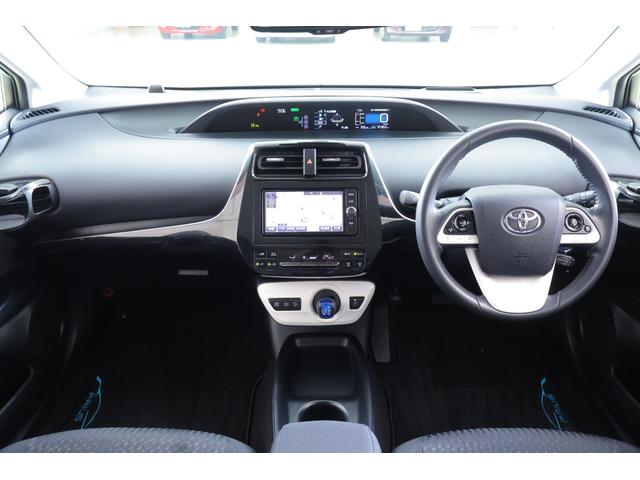 プリウス Ｓセーフティプラス　衝突被害軽減ブレーキ　レーダークルーズ　純正ＳＤナビ　地デジＴＶ　バックカメラ　スマートキー　ＥＴＣ２．０　オートハイビーム　車線逸脱警報　クリアランスソナー　Ｂｌｕｅｔｏｏｔｈ接続　ＬＥＤヘッドライト　横滑り防止装置（12枚目）