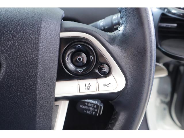 プリウス Ｓセーフティプラス　衝突被害軽減ブレーキ　レーダークルーズ　純正ＳＤナビ　地デジＴＶ　バックカメラ　スマートキー　ＥＴＣ２．０　オートハイビーム　車線逸脱警報　クリアランスソナー　Ｂｌｕｅｔｏｏｔｈ接続　ＬＥＤヘッドライト　横滑り防止装置（23枚目）