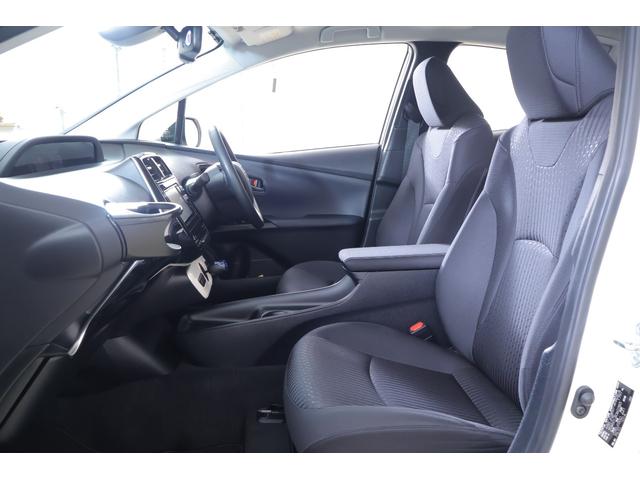 プリウス Ｓセーフティプラス　衝突被害軽減ブレーキ　レーダークルーズ　純正ＳＤナビ　地デジＴＶ　バックカメラ　スマートキー　ＥＴＣ２．０　オートハイビーム　車線逸脱警報　クリアランスソナー　Ｂｌｕｅｔｏｏｔｈ接続　ＬＥＤヘッドライト　横滑り防止装置（35枚目）