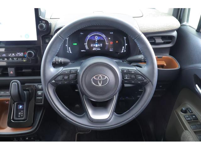 シエンタ ハイブリッドＺ　衝突被害軽減ブレーキ　１０．５インチＤＡナビ　地デジＴＶ　全周囲カメラ　ＢＳＭ　レーダークルーズ　前後ドラレコ　ＥＴＣ　車線逸脱警報　クリアランスソナー　両側電動ドア　シートヒーター　ステアリングヒーター　ＡＣ１００Ｖ－１５００Ｗ　ワンオーナー（13枚目）