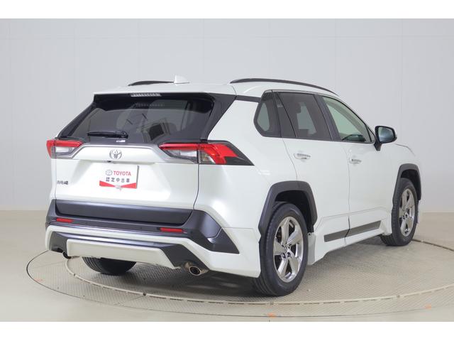 ＲＡＶ４ Ｇ　４ＷＤ　サンルーフ　ＴＲＤエアロ　衝突被害軽減ブレーキ　純正９インチＤＡナビ　地デジＴＶ　全周囲カメラ　ＢＳＭ　レーダークルーズ　車線逸脱警報　クリアランスソナー　ＥＴＣ　シートヒーター　ステアリングヒーター　パワーバックドア　横滑り防止装置　ワンオーナー（52枚目）