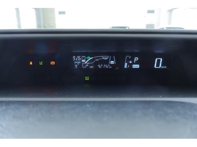 アクア Ｘ－アーバン　ソリッド　衝突被害軽減ブレーキ　純正９型ナビ　ひょう害　地デジＴＶ　バックカメラ　スマートキー　オートハイビーム　車線逸脱警報　シートヒーター　前後ドラレコ　Ｂｌｕｅｔｏｏｔｈ接続　ＬＥＤヘッドライト　純正アルミ　横滑り防止装置　ワンオーナー（16枚目）