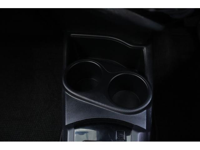 アクア Ｘ－アーバン　ソリッド　衝突被害軽減ブレーキ　純正９型ナビ　ひょう害　地デジＴＶ　バックカメラ　スマートキー　オートハイビーム　車線逸脱警報　シートヒーター　前後ドラレコ　Ｂｌｕｅｔｏｏｔｈ接続　ＬＥＤヘッドライト　純正アルミ　横滑り防止装置　ワンオーナー（20枚目）