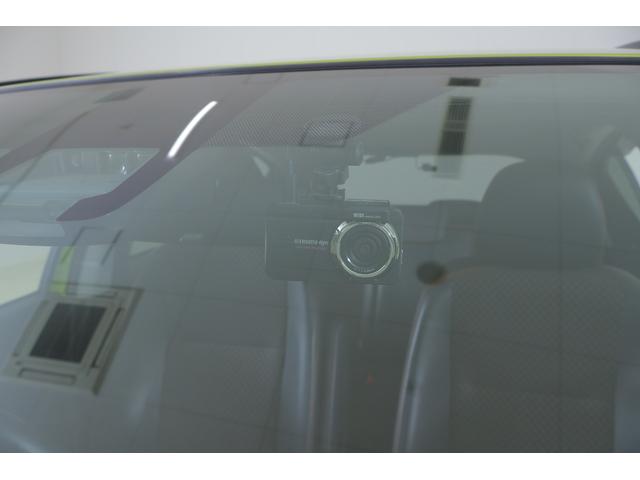 アクア Ｘ－アーバン　ソリッド　衝突被害軽減ブレーキ　純正９型ナビ　ひょう害　地デジＴＶ　バックカメラ　スマートキー　オートハイビーム　車線逸脱警報　シートヒーター　前後ドラレコ　Ｂｌｕｅｔｏｏｔｈ接続　ＬＥＤヘッドライト　純正アルミ　横滑り防止装置　ワンオーナー（25枚目）