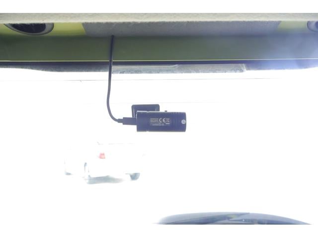 アクア Ｘ－アーバン　ソリッド　衝突被害軽減ブレーキ　純正９型ナビ　ひょう害　地デジＴＶ　バックカメラ　スマートキー　オートハイビーム　車線逸脱警報　シートヒーター　前後ドラレコ　Ｂｌｕｅｔｏｏｔｈ接続　ＬＥＤヘッドライト　純正アルミ　横滑り防止装置　ワンオーナー（26枚目）