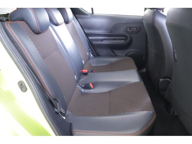 アクア Ｘ－アーバン　ソリッド　衝突被害軽減ブレーキ　純正９型ナビ　ひょう害　地デジＴＶ　バックカメラ　スマートキー　オートハイビーム　車線逸脱警報　シートヒーター　前後ドラレコ　Ｂｌｕｅｔｏｏｔｈ接続　ＬＥＤヘッドライト　純正アルミ　横滑り防止装置　ワンオーナー（31枚目）