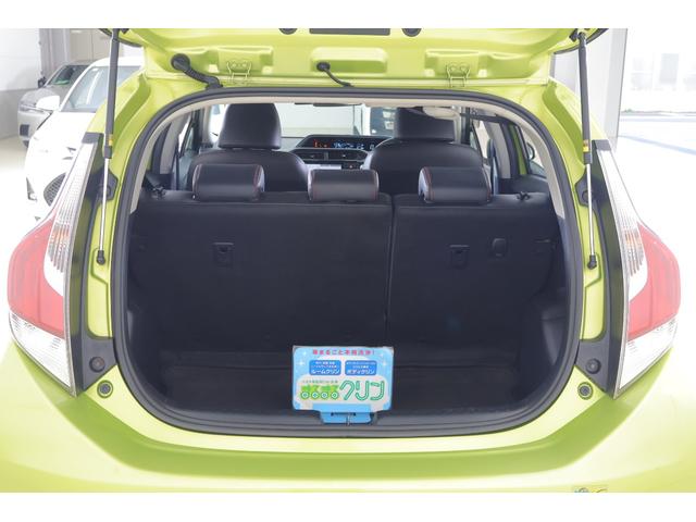 アクア Ｘ－アーバン　ソリッド　衝突被害軽減ブレーキ　純正９型ナビ　ひょう害　地デジＴＶ　バックカメラ　スマートキー　オートハイビーム　車線逸脱警報　シートヒーター　前後ドラレコ　Ｂｌｕｅｔｏｏｔｈ接続　ＬＥＤヘッドライト　純正アルミ　横滑り防止装置　ワンオーナー（33枚目）