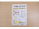 店頭にて、クルマの状態が一目で分かる検査証明書を公開中。トヨタ認定検査員が厳しく査定し、状態を点数と図解で表示しています。修復歴はもちろん、傷やヘコミの箇所や程度がご確認いただけます。