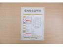 店頭にて、クルマの状態が一目で分かる検査証明書を公開中。トヨタ認定検査員が厳しく査定し、状態を点数と図解で表示しています。修復歴はもちろん、傷やヘコミの箇所や程度がご確認いただけます。