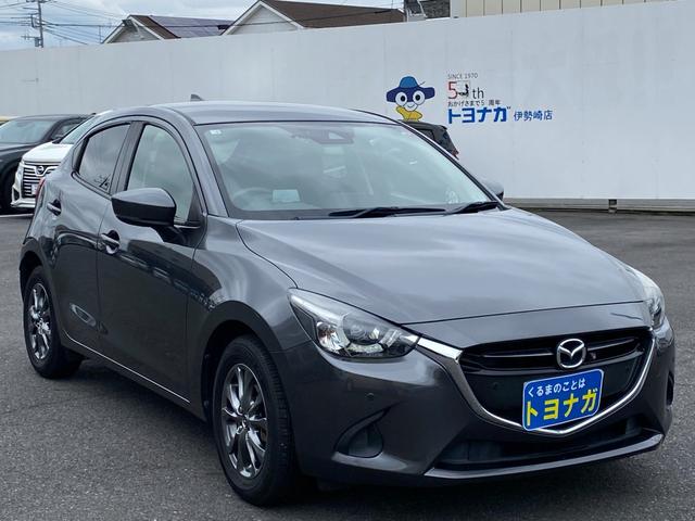 デミオ １５Ｓミストマルーン　ヒョウ凹みあり　運転席助手席シートヒーター　ＬＥＤヘッドライト　ステアリングスイッチ　クリアランスソナー　アラウンドビューモニター　フロアマット　衝突軽減ブレーキ（3枚目）