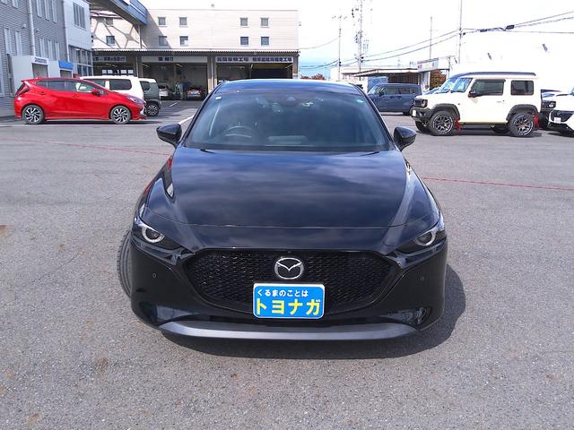 ＭＡＺＤＡ３ファストバック ＸＤ　Ｌパッケージ　被害軽減ブレーキ／８，８インチ純正ナビ／フルセグＴＶ／Ｂｌｕｅｔｏｏｔｈ対応／３６０度ビューモニター／レーダークルーズコントロール／ＨＵＤ／黒革シート／シートヒーター／ステアリングヒーター／ＬＥＤ（3枚目）