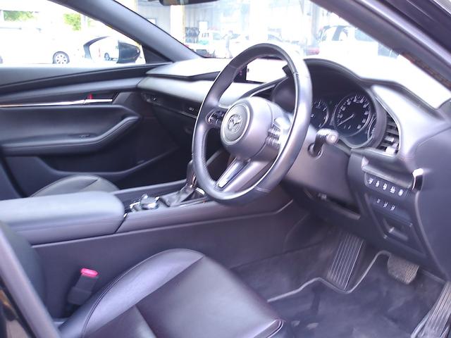 ＭＡＺＤＡ３ファストバック ＸＤ　Ｌパッケージ　被害軽減ブレーキ／８，８インチ純正ナビ／フルセグＴＶ／Ｂｌｕｅｔｏｏｔｈ対応／３６０度ビューモニター／レーダークルーズコントロール／ＨＵＤ／黒革シート／シートヒーター／ステアリングヒーター／ＬＥＤ（9枚目）