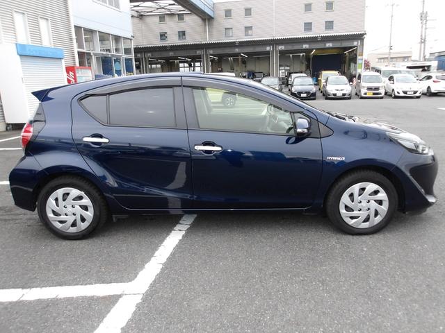 アクア Sスタイルブラック 純正SDナビ ワンセグ バックカメラ プッシュスタートシステム LEDヘッドライト LEDフォグ トヨタセーフティセンス ステアリングスイッチ フロアマット サイドバイザー(7枚目)