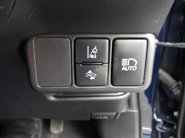 アクア Sスタイルブラック 純正SDナビ ワンセグ バックカメラ プッシュスタートシステム LEDヘッドライト LEDフォグ トヨタセーフティセンス ステアリングスイッチ フロアマット サイドバイザー(25枚目)