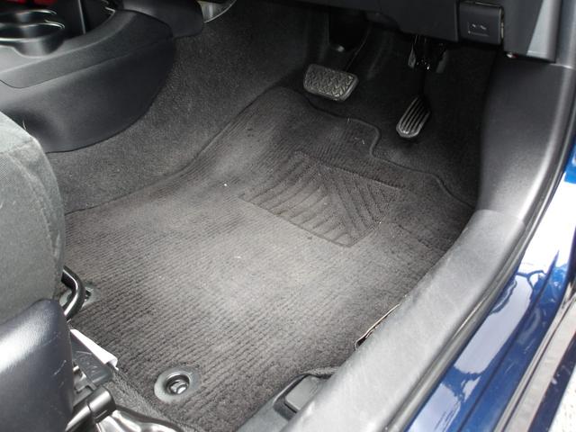 アクア Sスタイルブラック 純正SDナビ ワンセグ バックカメラ プッシュスタートシステム LEDヘッドライト LEDフォグ トヨタセーフティセンス ステアリングスイッチ フロアマット サイドバイザー(27枚目)