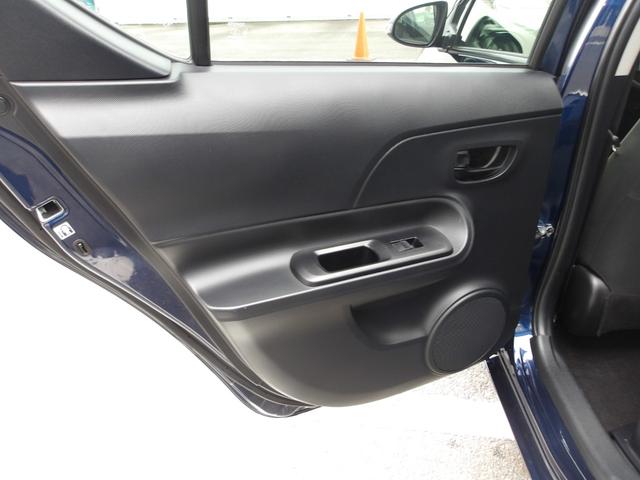 アクア Sスタイルブラック 純正SDナビ ワンセグ バックカメラ プッシュスタートシステム LEDヘッドライト LEDフォグ トヨタセーフティセンス ステアリングスイッチ フロアマット サイドバイザー(40枚目)