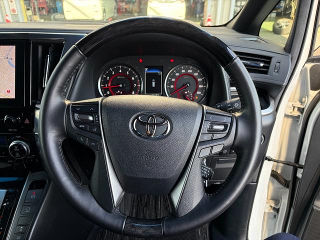 アルファード ２．５Ｓ　タイプゴールド　メーカーナビゲーション　バックカメラ　両側パワースライドドア　ＬＥＤヘッドライト　ステアリングスイッチ　フリップダウンモニター　トヨタセーフティセンス　クルーズコントロール（12枚目）