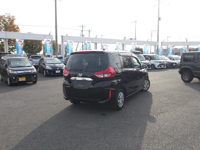 フリード Ｇ　９インチナビ　バックカメラ　ＥＴＣ　両側パワースライドドア（15枚目）