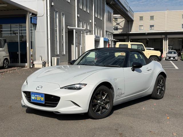 ロードスター Ｓスペシャルパッケージ　６速マニュアル車　ＳＤナビゲーション　ステアリングスイッチ　ＬＥＤヘッドライト　ＥＴＣ　キーフリー　オートライト　運転席助手席シートヒーター　小へこみあり　フルセグＴＶ（2枚目）