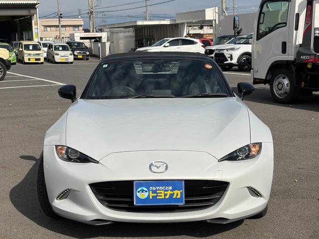 ロードスター Ｓスペシャルパッケージ　６速マニュアル車　ＳＤナビゲーション　ステアリングスイッチ　ＬＥＤヘッドライト　ＥＴＣ　キーフリー　オートライト　運転席助手席シートヒーター　小へこみあり　フルセグＴＶ（4枚目）