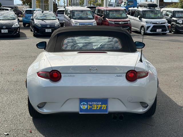 ロードスター Ｓスペシャルパッケージ　６速マニュアル車　ＳＤナビゲーション　ステアリングスイッチ　ＬＥＤヘッドライト　ＥＴＣ　キーフリー　オートライト　運転席助手席シートヒーター　小へこみあり　フルセグＴＶ（5枚目）