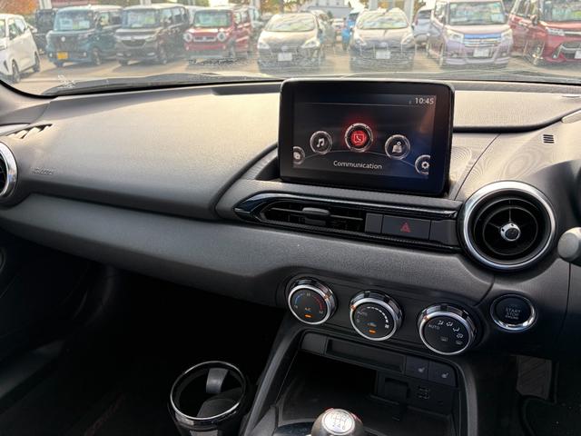 ロードスター Ｓスペシャルパッケージ　６速マニュアル車　ＳＤナビゲーション　ステアリングスイッチ　ＬＥＤヘッドライト　ＥＴＣ　キーフリー　オートライト　運転席助手席シートヒーター　小へこみあり　フルセグＴＶ（13枚目）