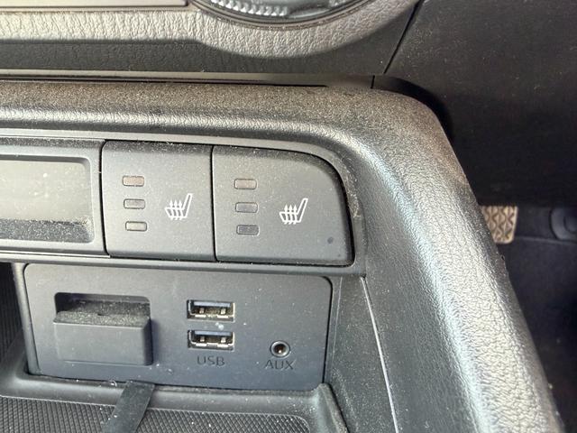 ロードスター Ｓスペシャルパッケージ　６速マニュアル車　ＳＤナビゲーション　ステアリングスイッチ　ＬＥＤヘッドライト　ＥＴＣ　キーフリー　オートライト　運転席助手席シートヒーター　小へこみあり　フルセグＴＶ（19枚目）