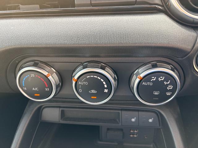 ロードスター Ｓスペシャルパッケージ　６速マニュアル車　ＳＤナビゲーション　ステアリングスイッチ　ＬＥＤヘッドライト　ＥＴＣ　キーフリー　オートライト　運転席助手席シートヒーター　小へこみあり　フルセグＴＶ（20枚目）