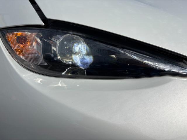 ロードスター Ｓスペシャルパッケージ　６速マニュアル車　ＳＤナビゲーション　ステアリングスイッチ　ＬＥＤヘッドライト　ＥＴＣ　キーフリー　オートライト　運転席助手席シートヒーター　小へこみあり　フルセグＴＶ（22枚目）