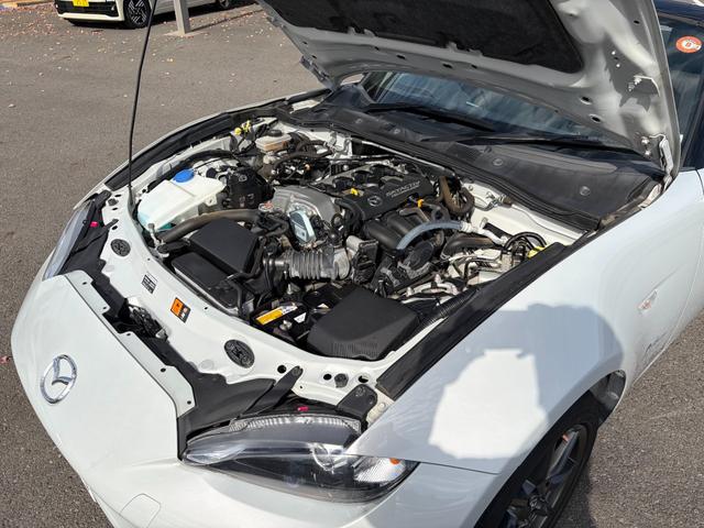 ロードスター Ｓスペシャルパッケージ　６速マニュアル車　ＳＤナビゲーション　ステアリングスイッチ　ＬＥＤヘッドライト　ＥＴＣ　キーフリー　オートライト　運転席助手席シートヒーター　小へこみあり　フルセグＴＶ（26枚目）