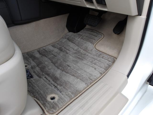 ランドクルーザープラド ＴＸ　Ｌパッケージ　モデリスタエアロ　サンルーフ　純正ナビ　フルセグ　全方位カメラ　ＥＴＣ２．０車載器　ＬＥＤヘッドライト　純正１９インチアルミ　運転席助手席パワーシート　運転席助手席シートベンチレーション（31枚目）