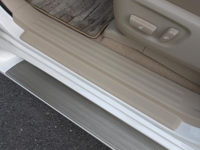 ランドクルーザープラド ＴＸ　Ｌパッケージ　モデリスタエアロ　サンルーフ　純正ナビ　フルセグ　全方位カメラ　ＥＴＣ２．０車載器　ＬＥＤヘッドライト　純正１９インチアルミ　運転席助手席パワーシート　運転席助手席シートベンチレーション（49枚目）