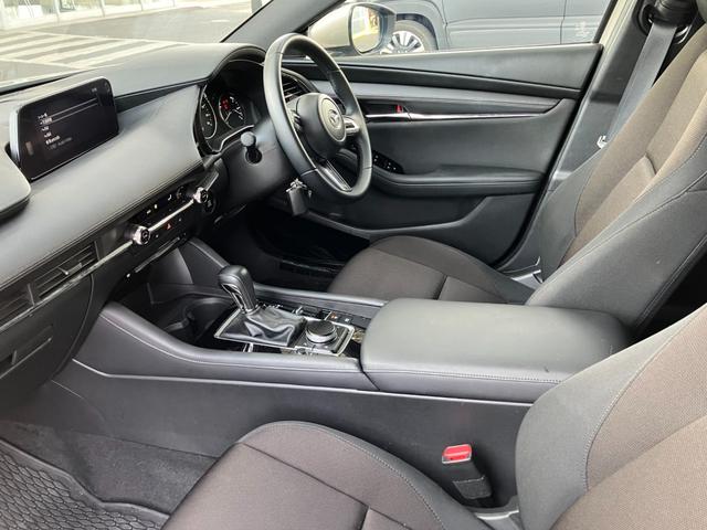 MAZDA3ファストバック X スマートエディション 8.8インチSDナビ フルセグTV 360°ビューモニター LEDヘッドライト 前後衝突回避軽減ブレーキ 前後誤発信抑制機能 前後クリアランスソナー(19枚目)