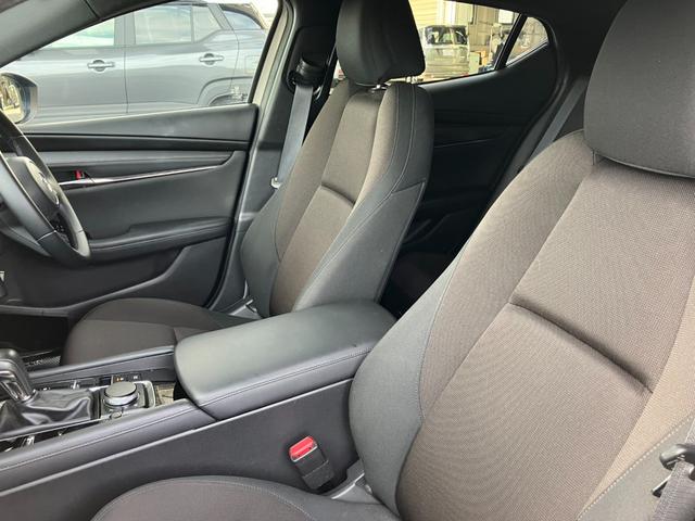MAZDA3ファストバック X スマートエディション 8.8インチSDナビ フルセグTV 360°ビューモニター LEDヘッドライト 前後衝突回避軽減ブレーキ 前後誤発信抑制機能 前後クリアランスソナー(20枚目)
