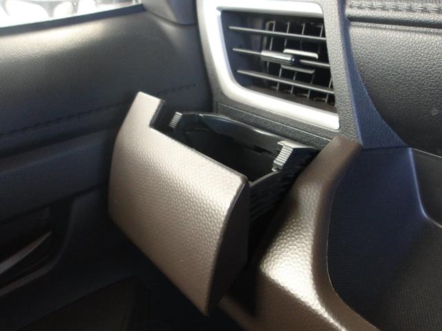 ルーミー Ｇ　純正９インチＳＤナビ　フルセグ　フリップダウンモニター　バックカメラ　ＥＴＣ２．０車載器　両側パワースライドドア　運転席助手席シートヒーター　前後ソナーステアリングスイッチ　アイドリングストップ（18枚目）