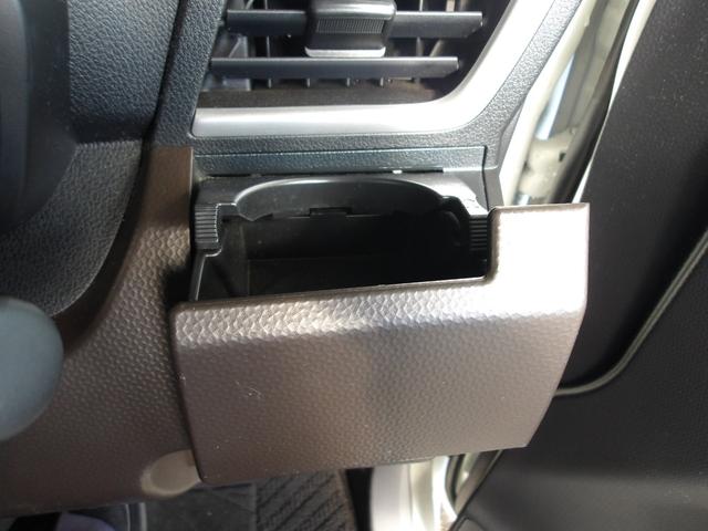 ルーミー Ｇ　純正９インチＳＤナビ　フルセグ　フリップダウンモニター　バックカメラ　ＥＴＣ２．０車載器　両側パワースライドドア　運転席助手席シートヒーター　前後ソナーステアリングスイッチ　アイドリングストップ（19枚目）