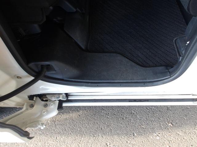 ルーミー Ｇ　純正９インチＳＤナビ　フルセグ　フリップダウンモニター　バックカメラ　ＥＴＣ２．０車載器　両側パワースライドドア　運転席助手席シートヒーター　前後ソナーステアリングスイッチ　アイドリングストップ（30枚目）