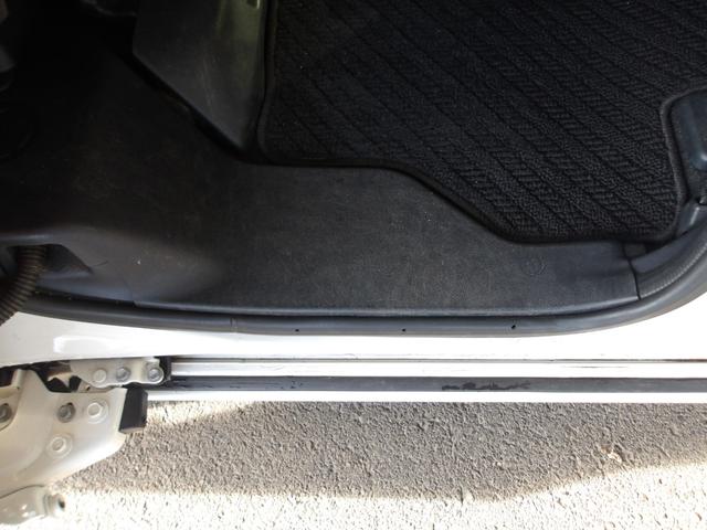 ルーミー Ｇ　純正９インチＳＤナビ　フルセグ　フリップダウンモニター　バックカメラ　ＥＴＣ２．０車載器　両側パワースライドドア　運転席助手席シートヒーター　前後ソナーステアリングスイッチ　アイドリングストップ（32枚目）