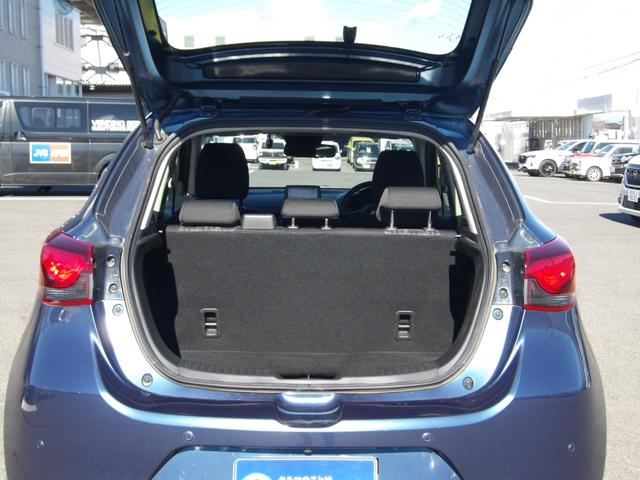 �L���g�����N���[���ł��B�ו�����������ς߂܂��ˁB�g�����肪��؂ȏ��ł��I�t���b�g�ɂȂ鏰�͕֗��ł���B�ו���ςނƂ��ɃL�Y�����ꍇ������܂��̂ŏ�Ԃ���؂ł��ˁB������̎Ԃ̓L���C�ŃI�X�X���ł��B