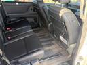セカンドシート足元も広く使いやすいです！