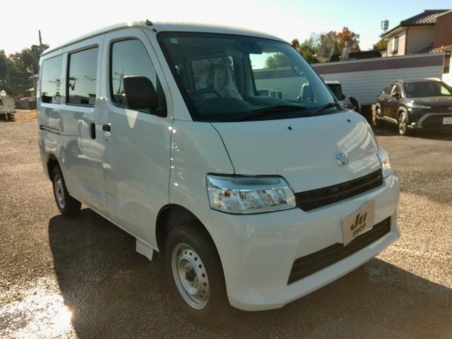 タウンエースバン GL 登録済み未使用車 社外ナビ&TV スマートアシスト メーカー新車保証5年付き(2枚目)
