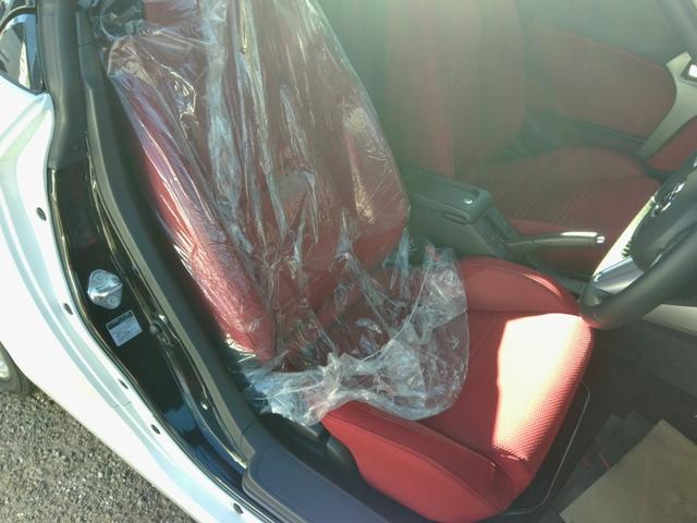 コペン セロ 届出済み未使用車 内装赤シート 純正ナビ&フルセグTV DVD再生&CD録音&Bluetooth対応 メーカー新車保証5年付き(8枚目)