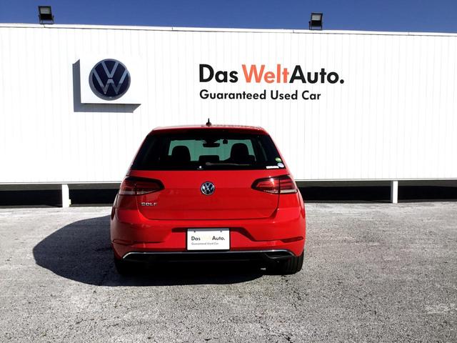 ゴルフ ＴＳＩコンフォートライン　テックエディション　ブルートゥース　フルセグ　ＬＥＤ　ＤＶＤ再生　Ｂカメラ　レーンキープ　ＥＴＣ車載器　アイドリングストップ　スマートキー　電動格納ミラー　ＵＳＢ　オートライト　オートクルーズコントロール　ナビＴＶ（3枚目）