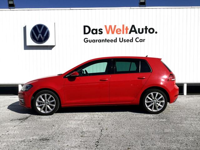 ゴルフ ＴＳＩコンフォートライン　テックエディション　ブルートゥース　フルセグ　ＬＥＤ　ＤＶＤ再生　Ｂカメラ　レーンキープ　ＥＴＣ車載器　アイドリングストップ　スマートキー　電動格納ミラー　ＵＳＢ　オートライト　オートクルーズコントロール　ナビＴＶ（5枚目）