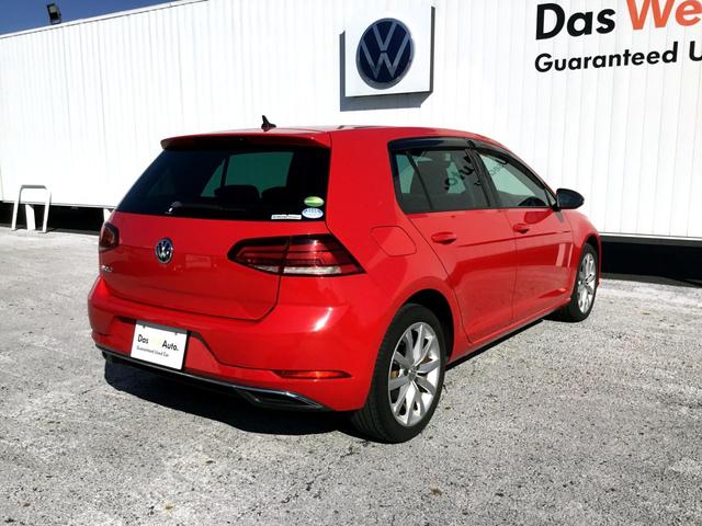 ゴルフ ＴＳＩコンフォートライン　テックエディション　ブルートゥース　フルセグ　ＬＥＤ　ＤＶＤ再生　Ｂカメラ　レーンキープ　ＥＴＣ車載器　アイドリングストップ　スマートキー　電動格納ミラー　ＵＳＢ　オートライト　オートクルーズコントロール　ナビＴＶ（8枚目）