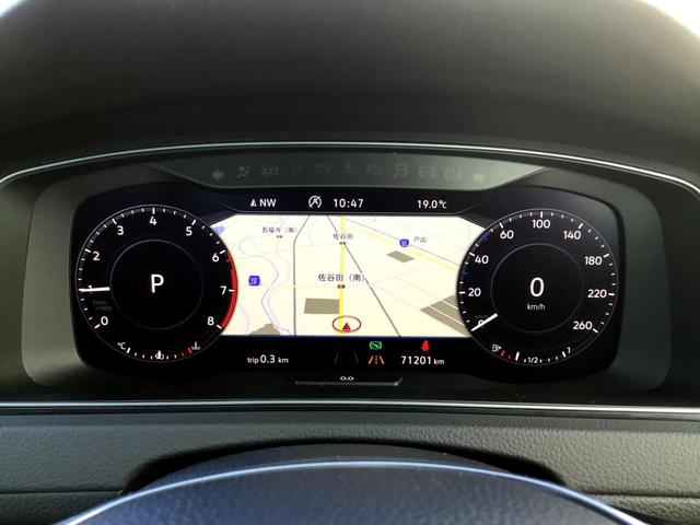ゴルフ ＴＳＩコンフォートライン　テックエディション　ブルートゥース　フルセグ　ＬＥＤ　ＤＶＤ再生　Ｂカメラ　レーンキープ　ＥＴＣ車載器　アイドリングストップ　スマートキー　電動格納ミラー　ＵＳＢ　オートライト　オートクルーズコントロール　ナビＴＶ（14枚目）
