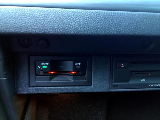 ゴルフ ＴＳＩコンフォートライン　テックエディション　ブルートゥース　フルセグ　ＬＥＤ　ＤＶＤ再生　Ｂカメラ　レーンキープ　ＥＴＣ車載器　アイドリングストップ　スマートキー　電動格納ミラー　ＵＳＢ　オートライト　オートクルーズコントロール　ナビＴＶ（22枚目）