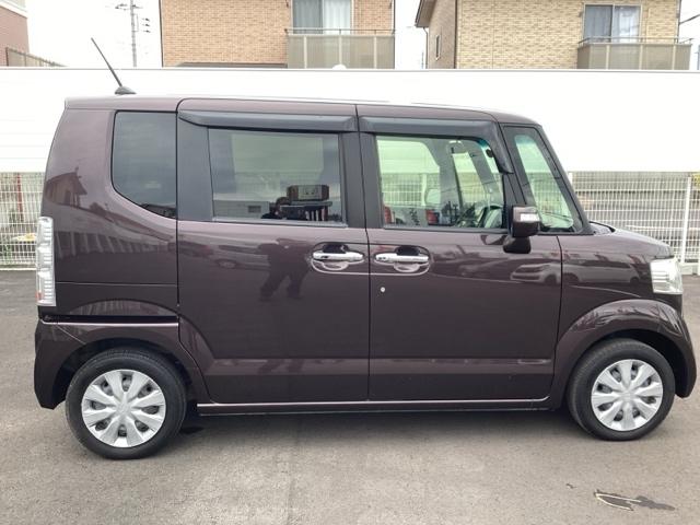 Ｎ－ＢＯＸ Ｇ・Ｌパッケージ　Ｉ－ＳＴＯＰ　ベンチ席　メンテナンスノート　カラーバックモニター　全席ＰＷ　イモビライザー　ナビテレビ　１セグ　ＡＡＣ　スマートキー　ＡＢＳ　ＥＴＣ　キーレスＥ　パワーステアリング（4枚目）