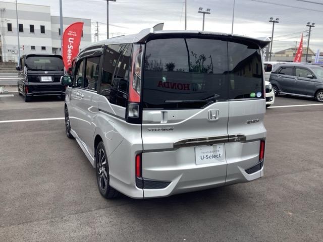 ステップワゴンスパーダ スパーダ・クールスピリットホンダセンシング　サイドエアバック　スマートキ　左右電動スライドドア　バックモニタ　Ｗエアコン　地ＴＶ　ナビ＆ＴＶ　三列シート　助手席エアバッグ　ＡＡＣ　横滑り防止機能（9枚目）
